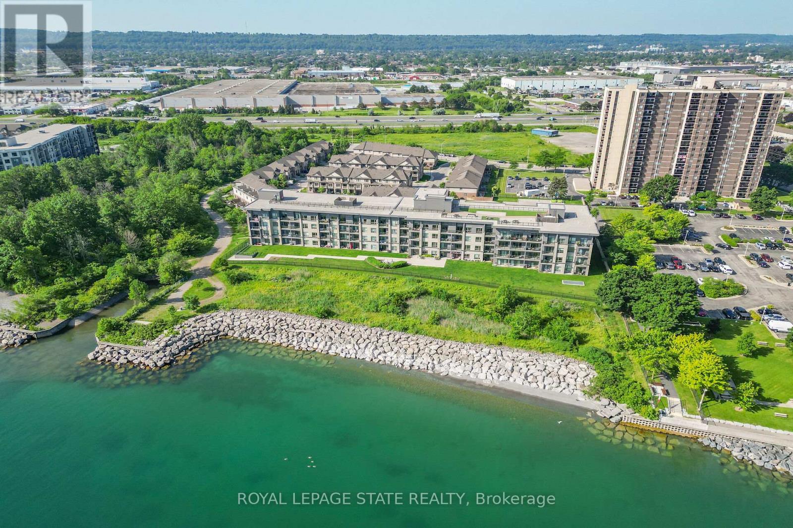 #327 35 SOUTHSHORE CRESCENT - 29