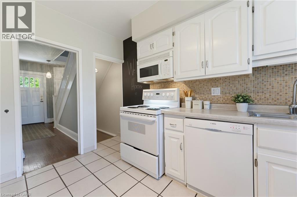 85 BARRIE Street - 13