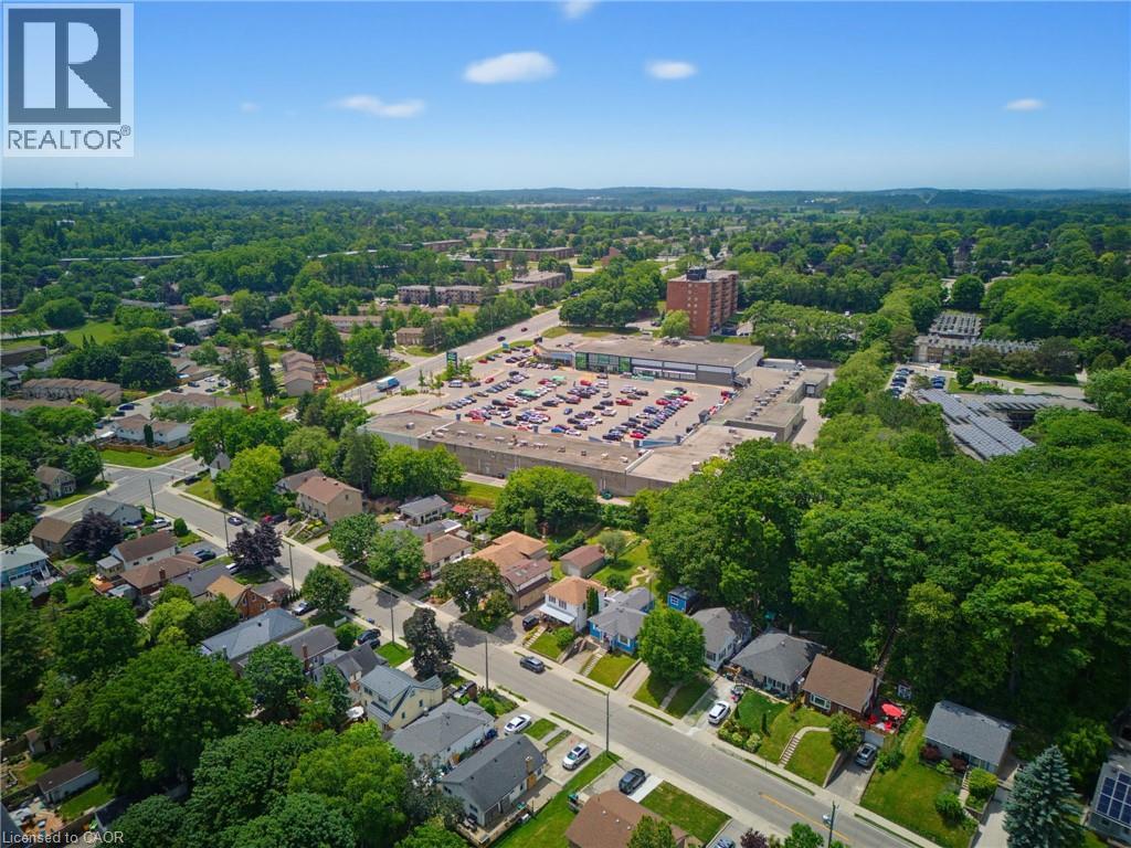 85 BARRIE Street - 34