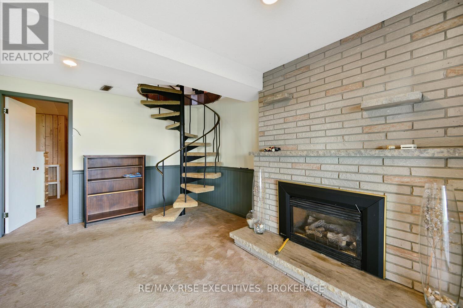 1578 COUNTY ROAD 2 - 32