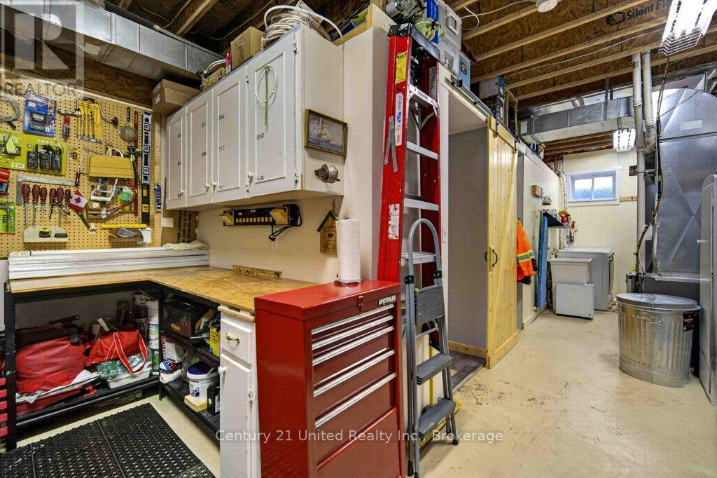 1120 SURVEYOR DRIVE - 31