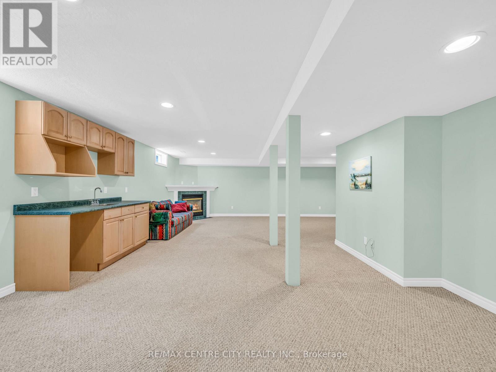 23 BRIMLEY COURT - 25