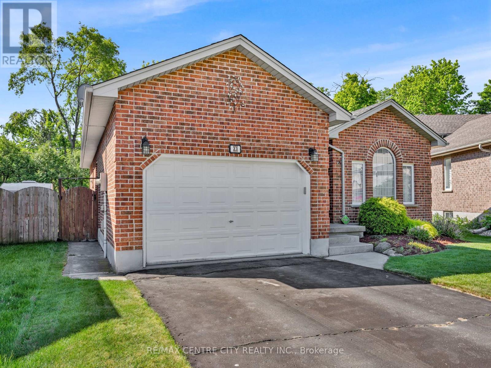 23 BRIMLEY COURT - 3