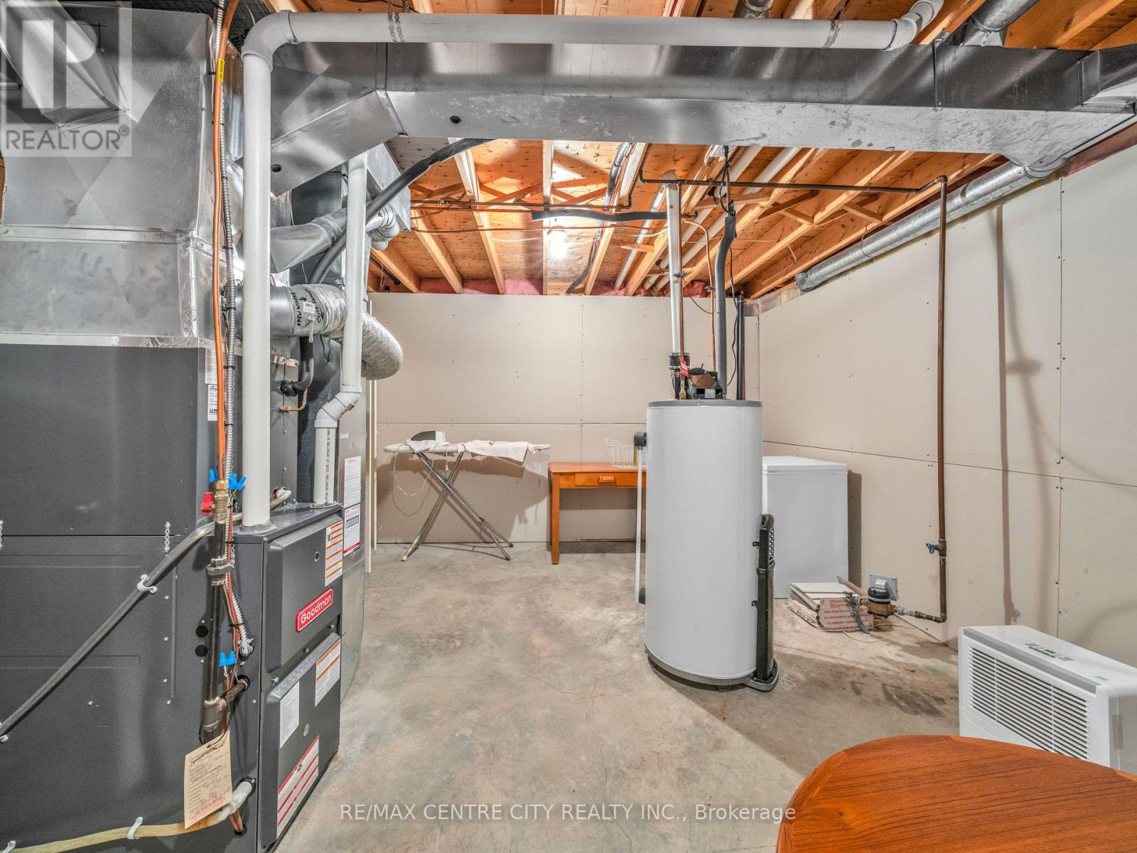 23 BRIMLEY COURT - 32