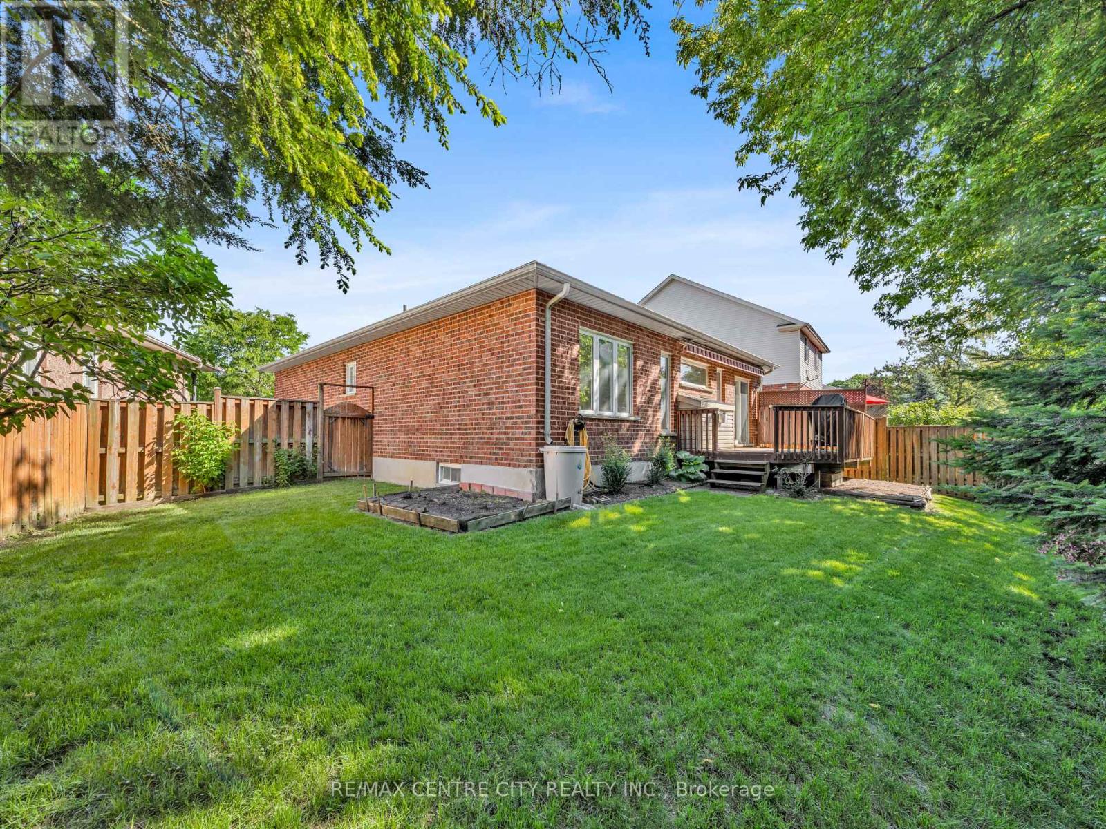 23 BRIMLEY COURT - 33