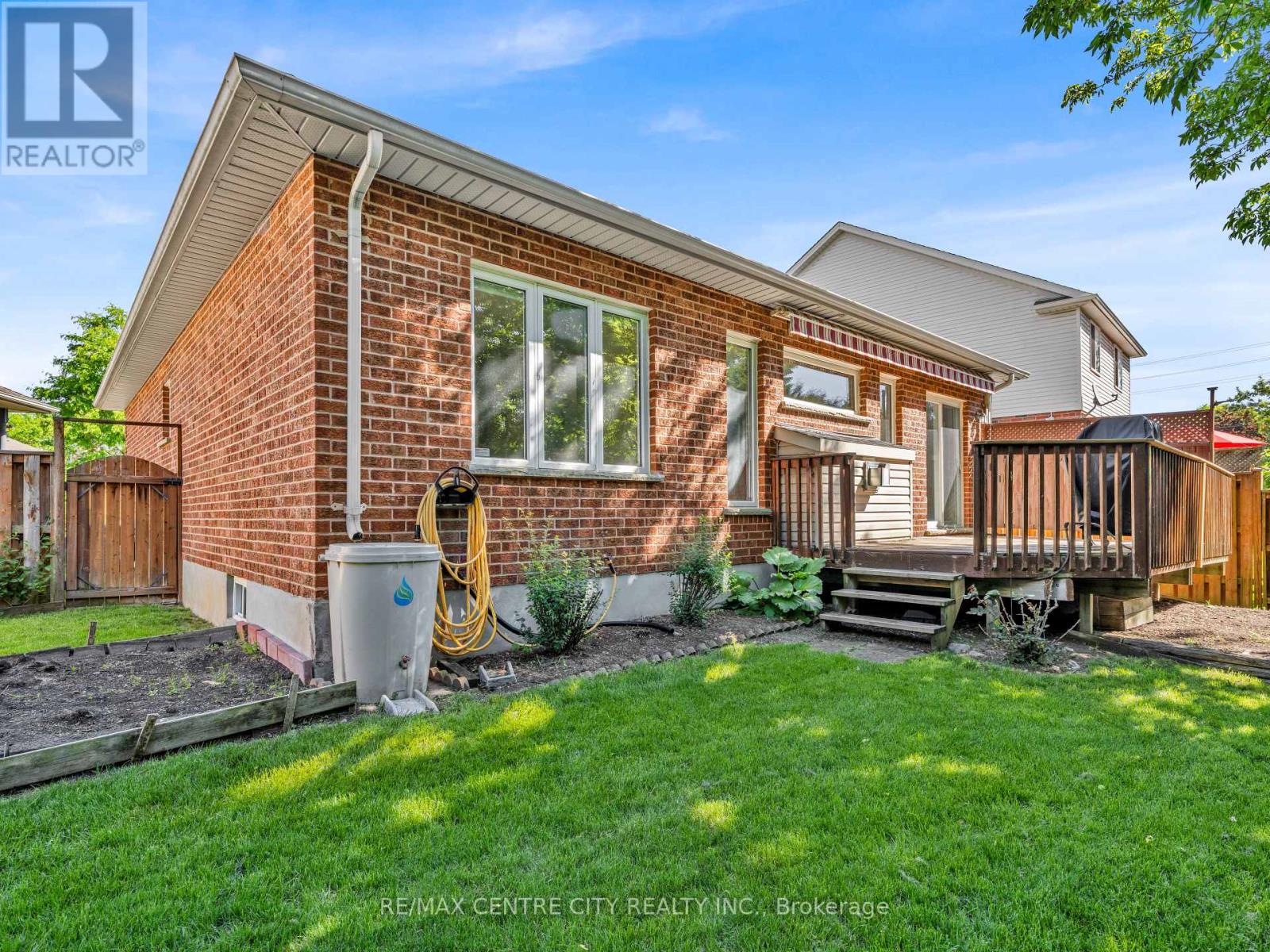 23 BRIMLEY COURT - 37