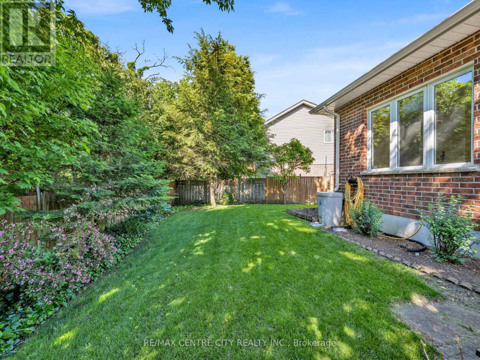 23 BRIMLEY COURT - 39