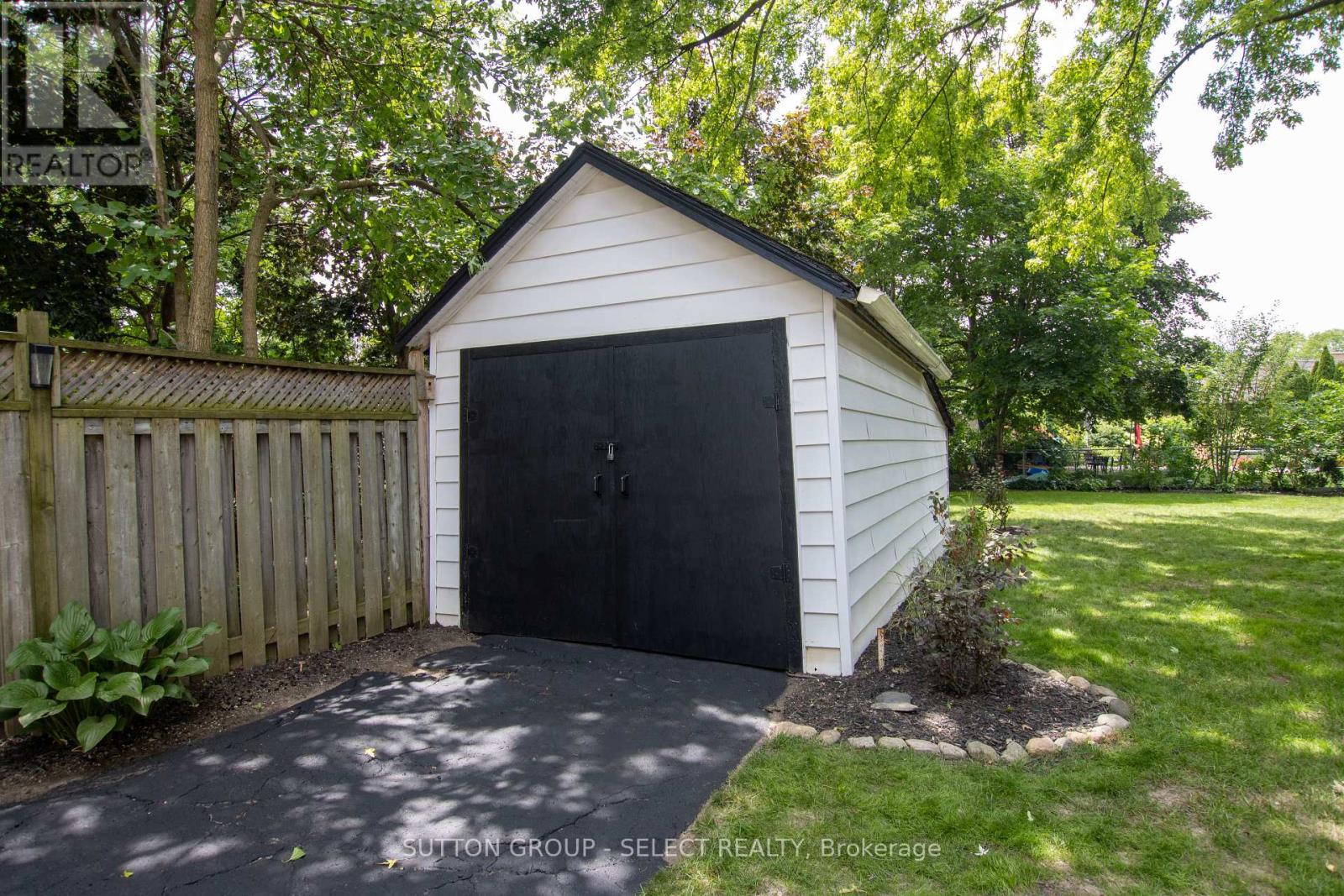 4273 COLONEL TALBOT ROAD N - 42