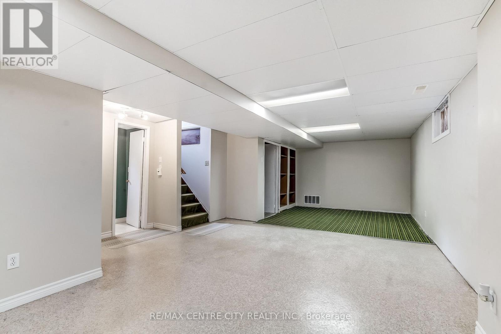 776 HEADLEY DRIVE - 16