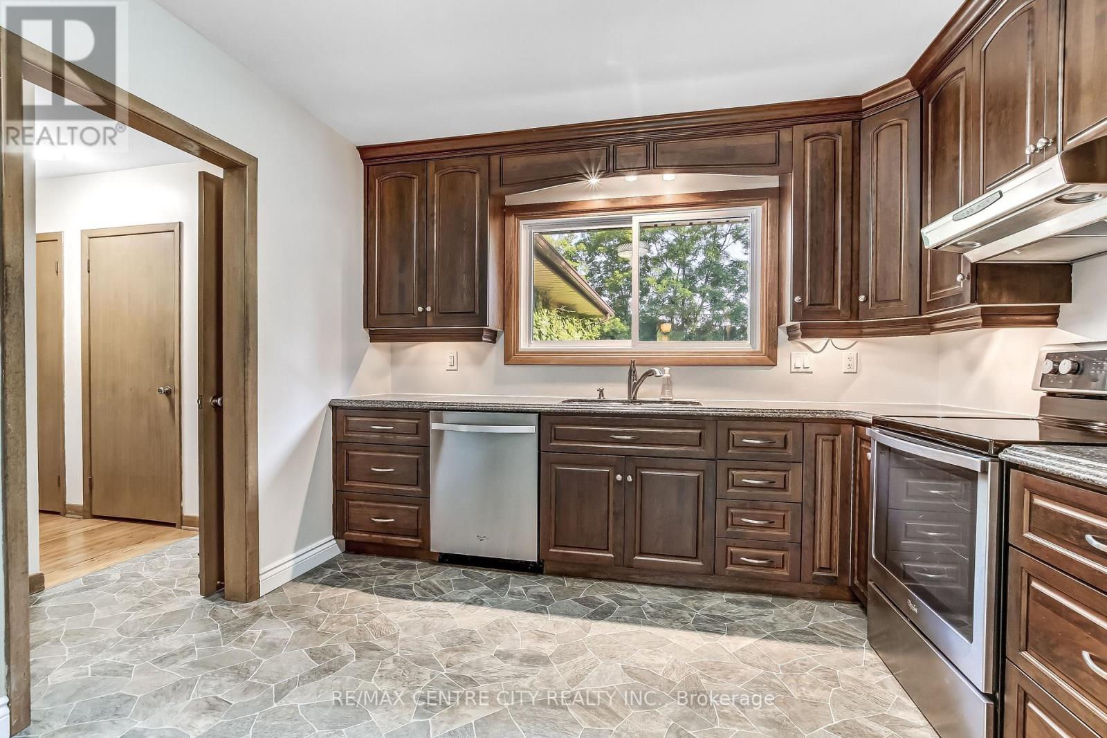 776 HEADLEY DRIVE - 9
