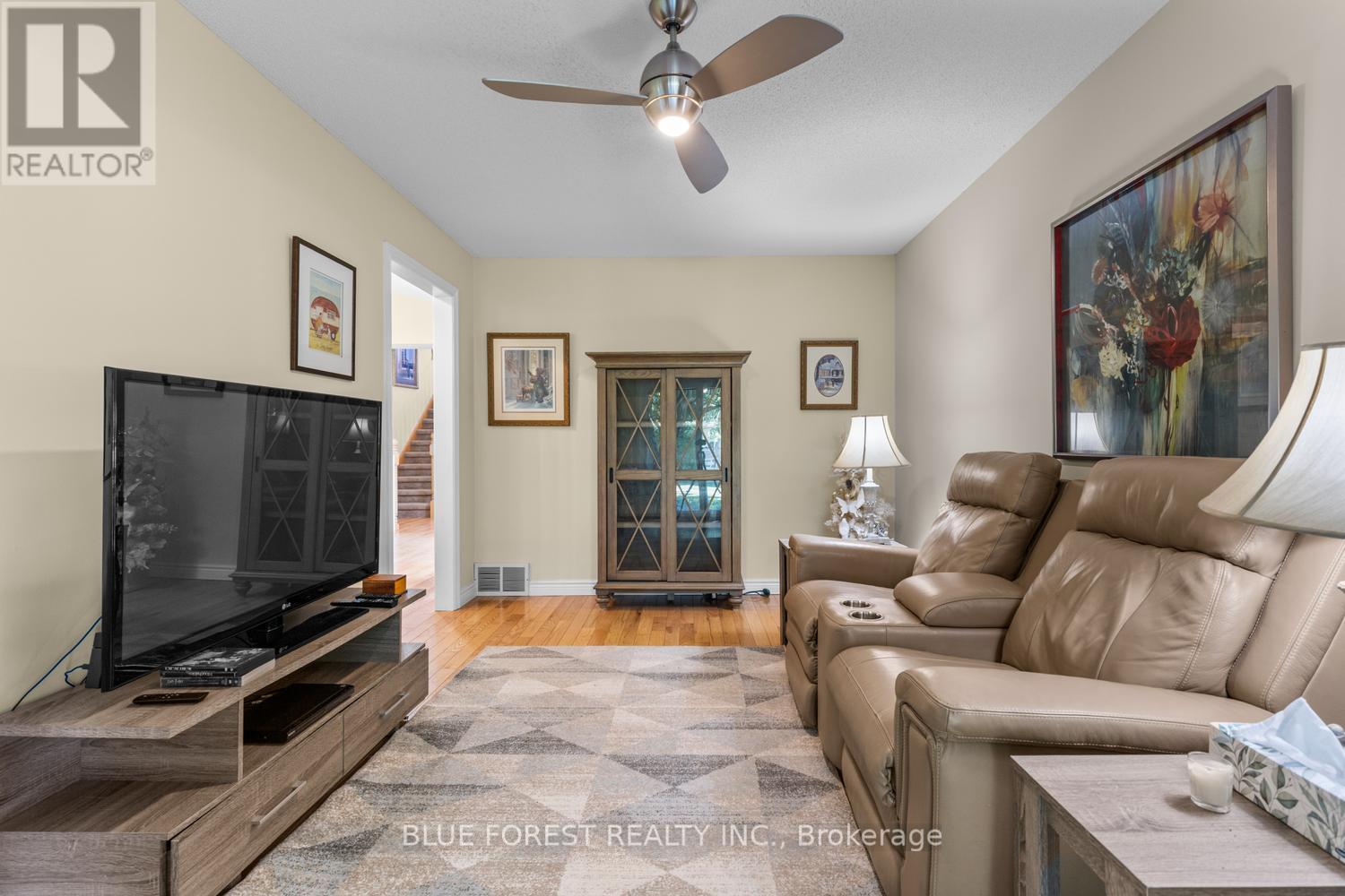 1 SINCLAIR DRIVE - 25