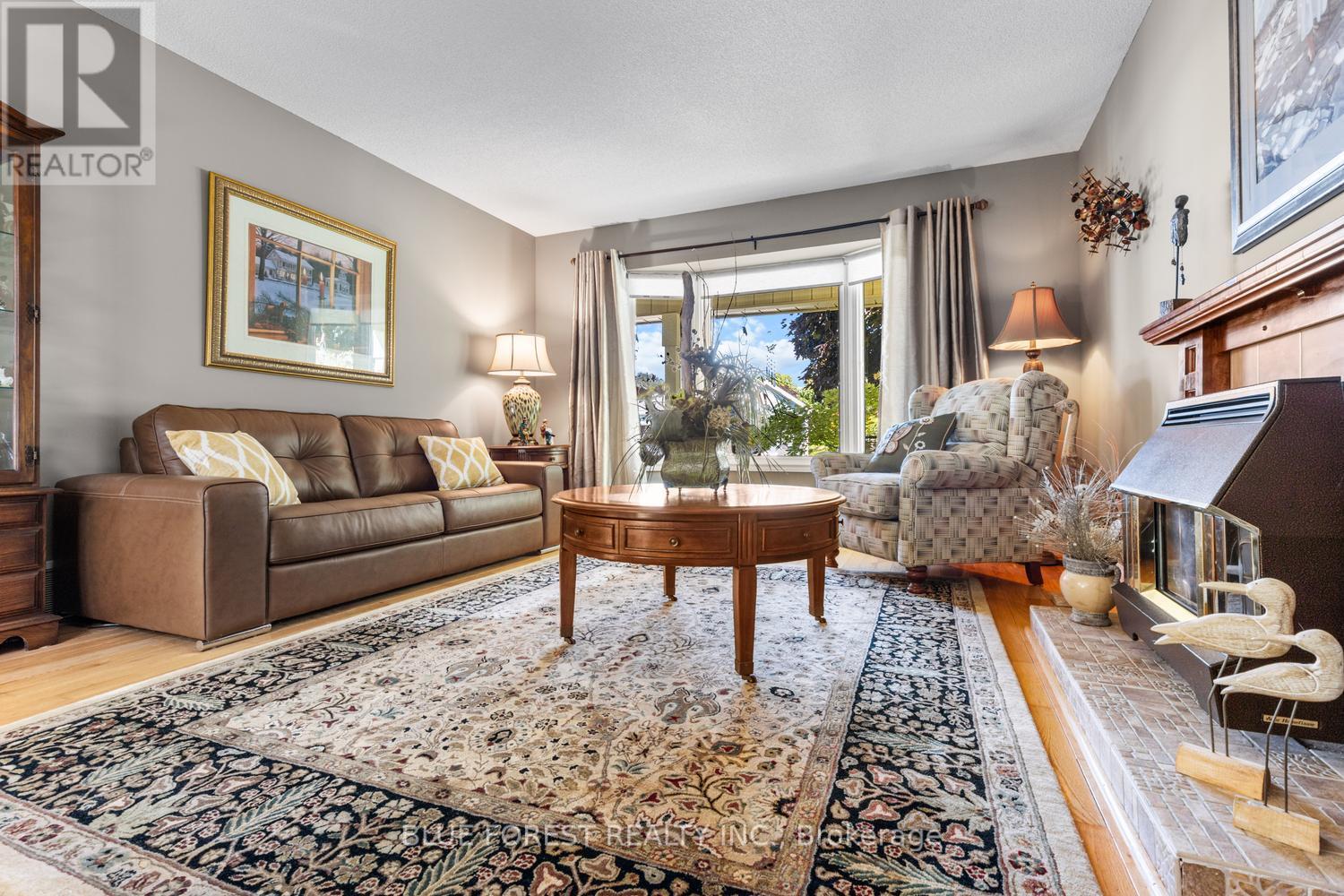 1 SINCLAIR DRIVE - 8