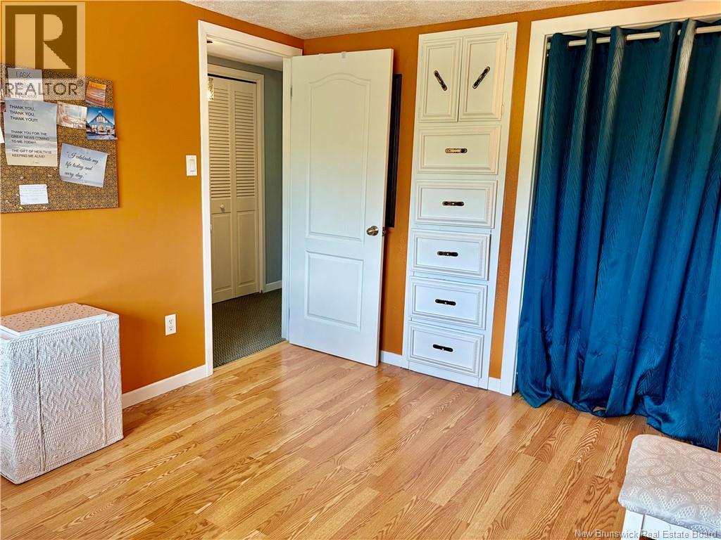 345 Renfrew - 24