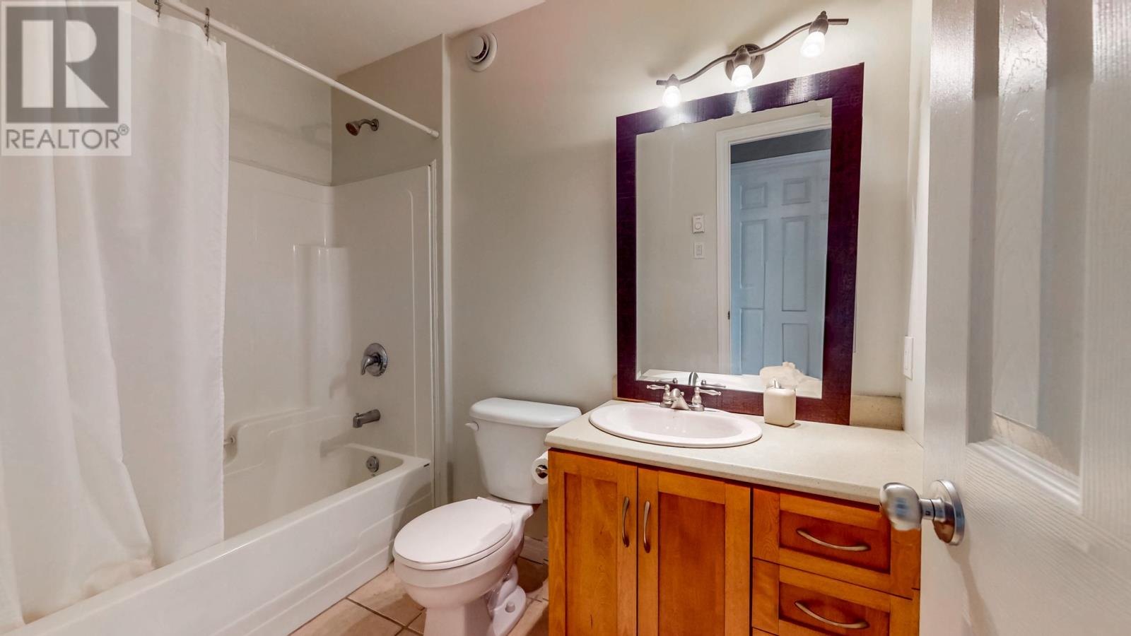 17 Julieann Place - 27