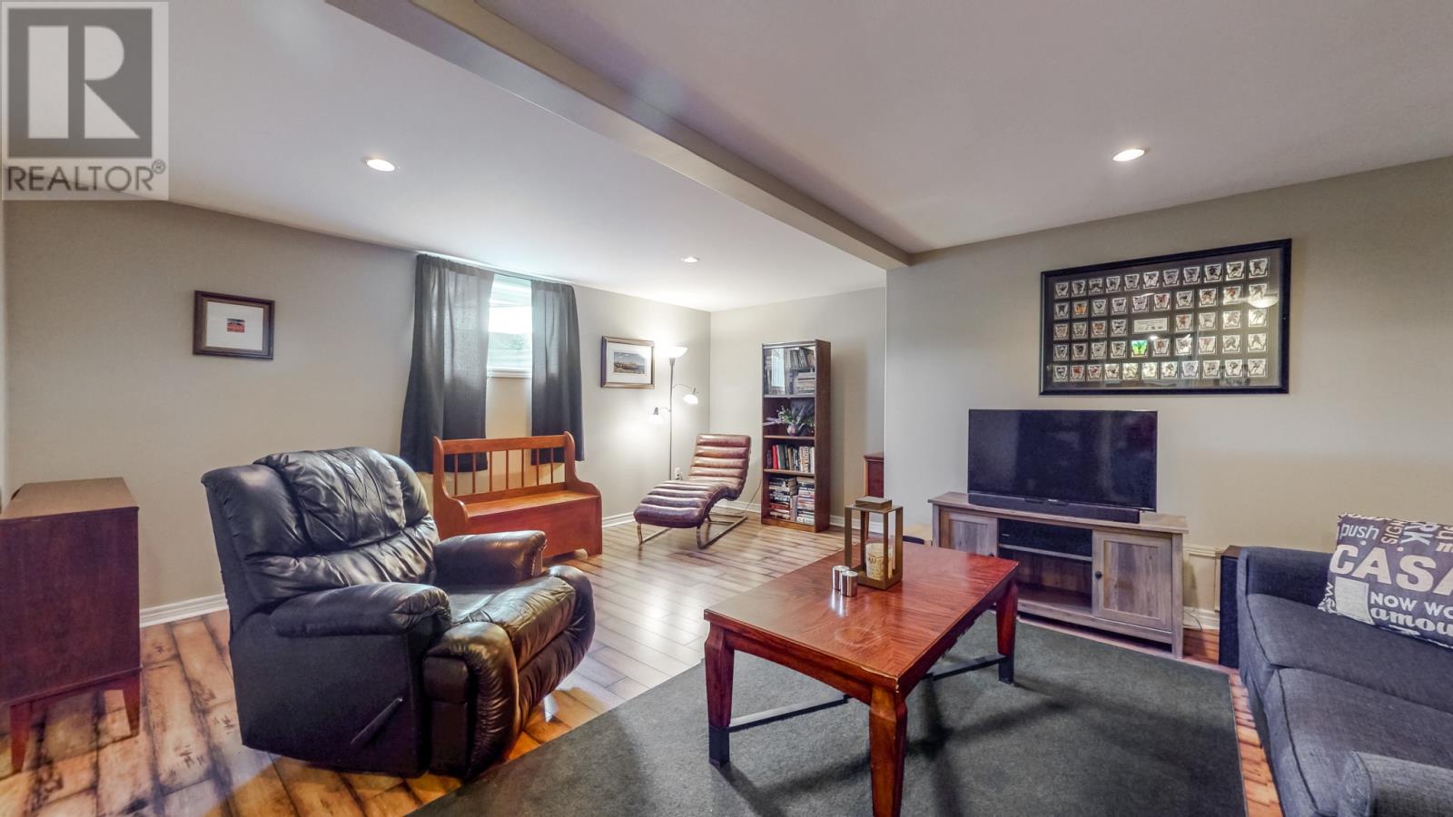 17 Julieann Place - 28