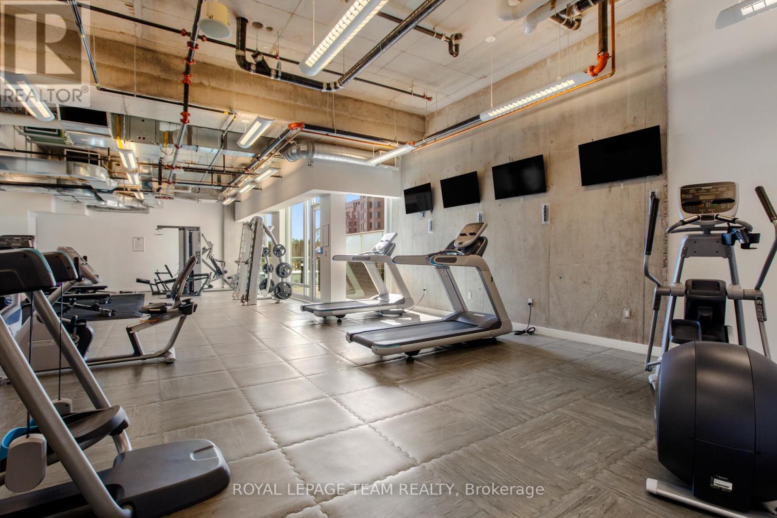 #1506 111 CHAMPAGNE AVENUE S - 23