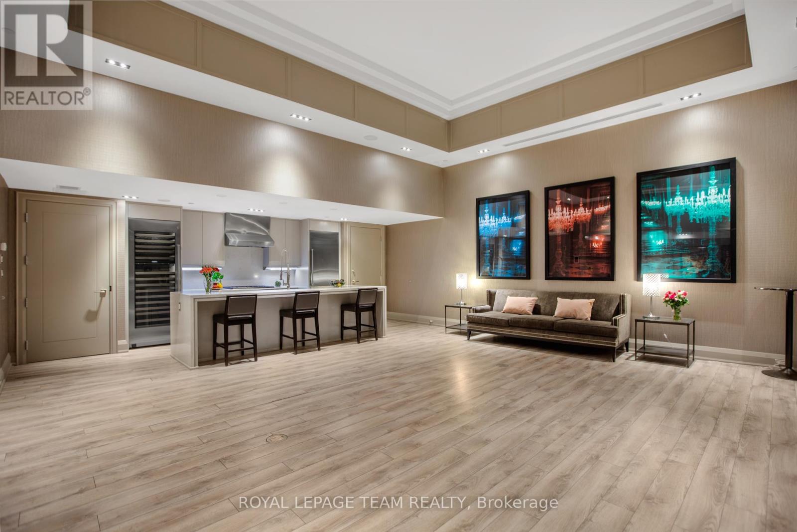 #1506 111 CHAMPAGNE AVENUE S - 31