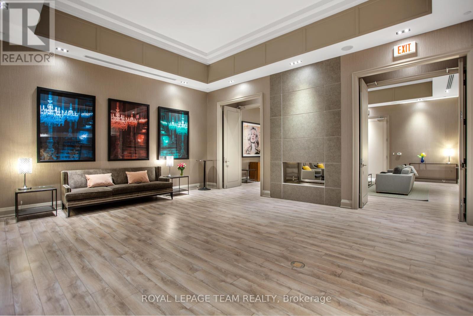 #1506 111 CHAMPAGNE AVENUE S - 35