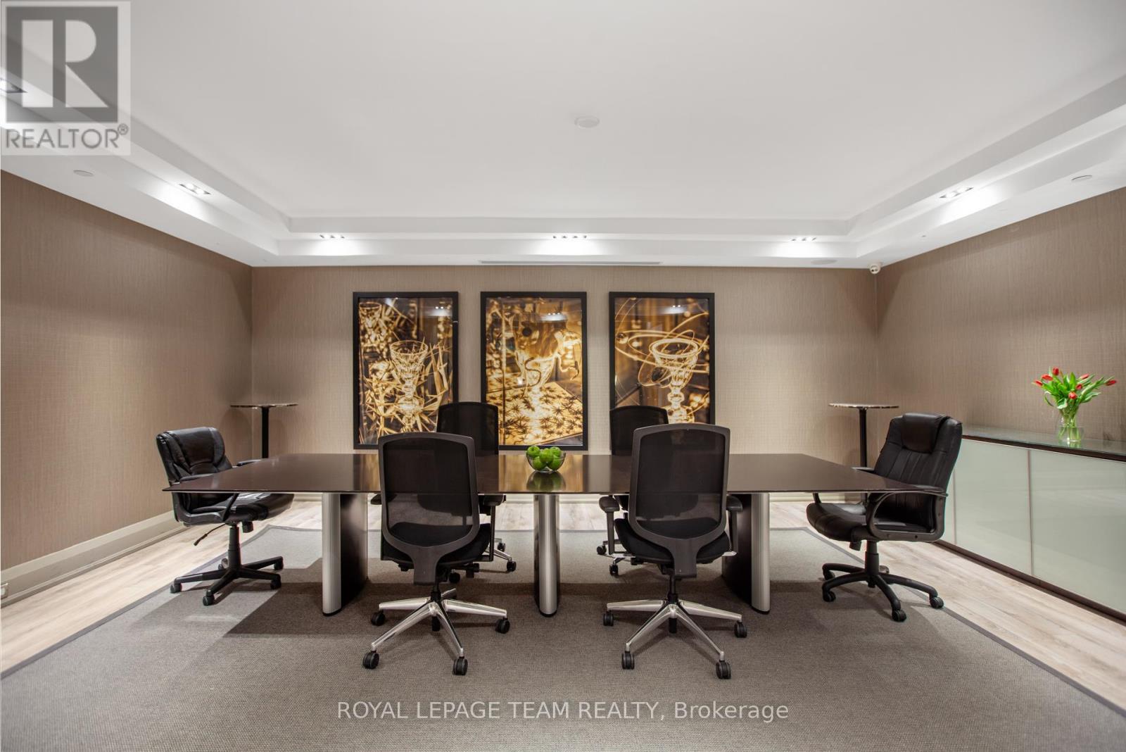 #1506 111 CHAMPAGNE AVENUE S - 36