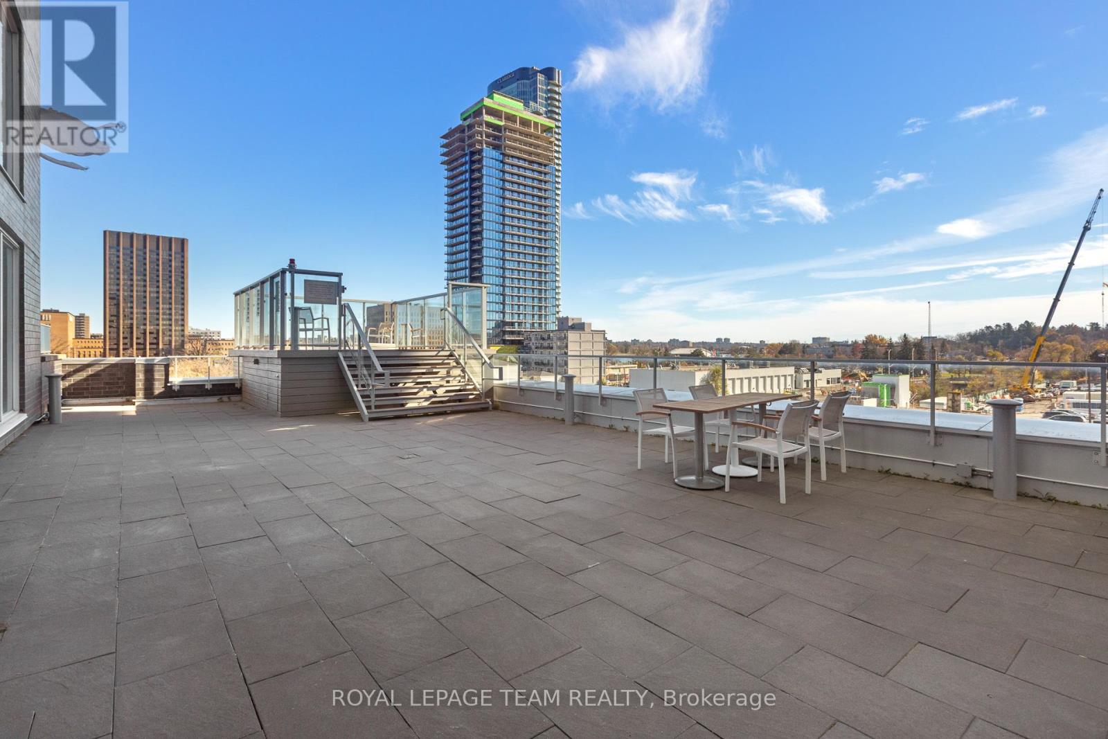 #1506 111 CHAMPAGNE AVENUE S - 38