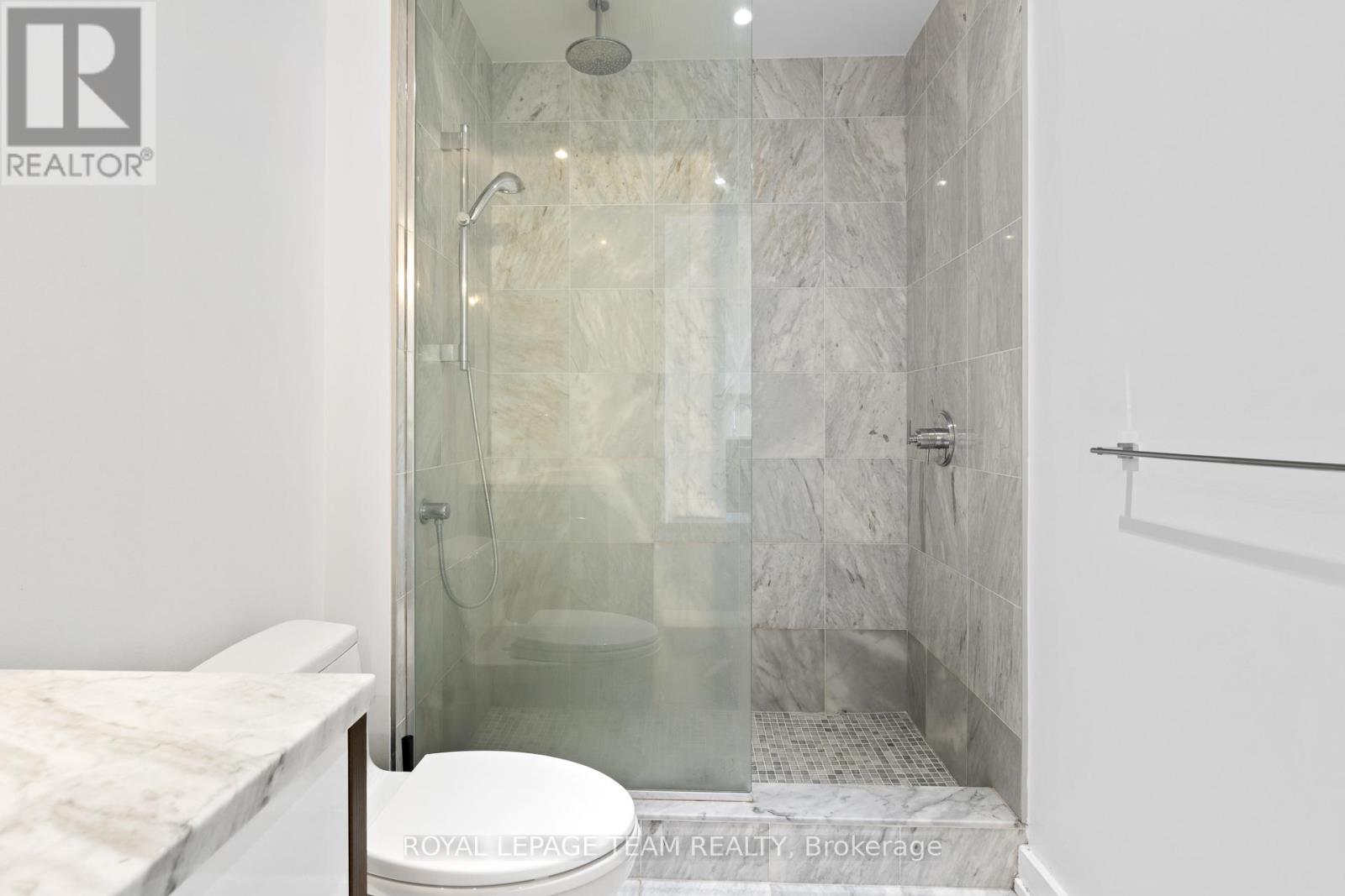 #1506 111 CHAMPAGNE AVENUE S - 8