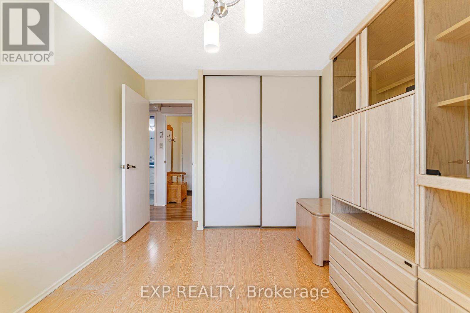 #203 915 ELMSMERE ROAD - 16