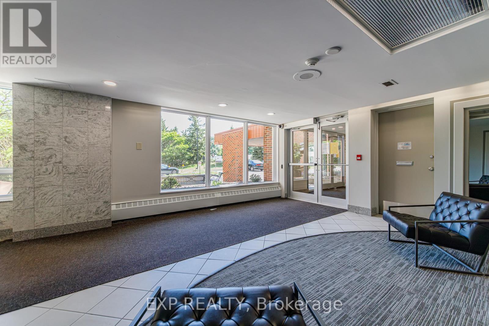 #203 915 ELMSMERE ROAD - 24