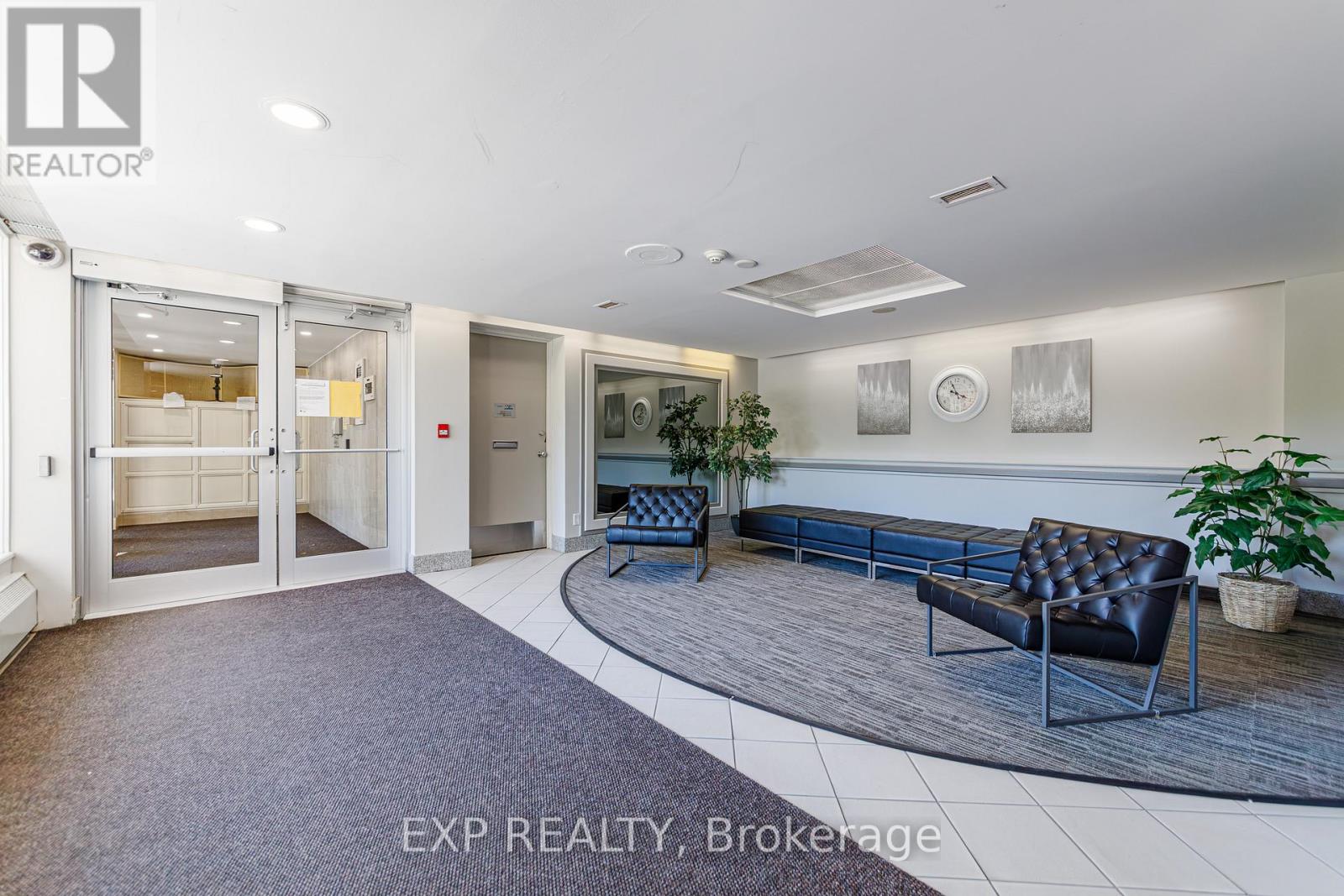 #203 915 ELMSMERE ROAD - 25
