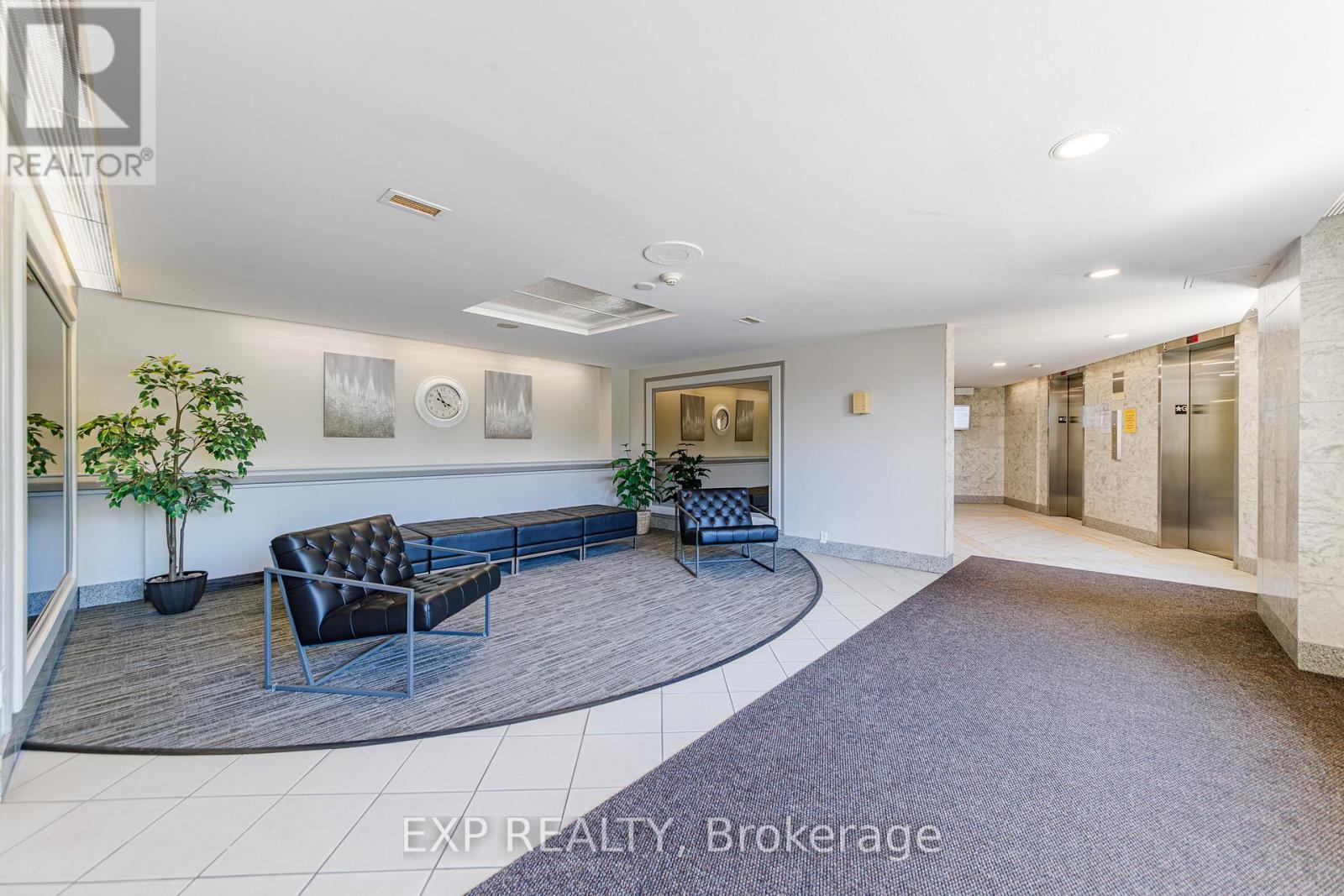 #203 915 ELMSMERE ROAD - 26