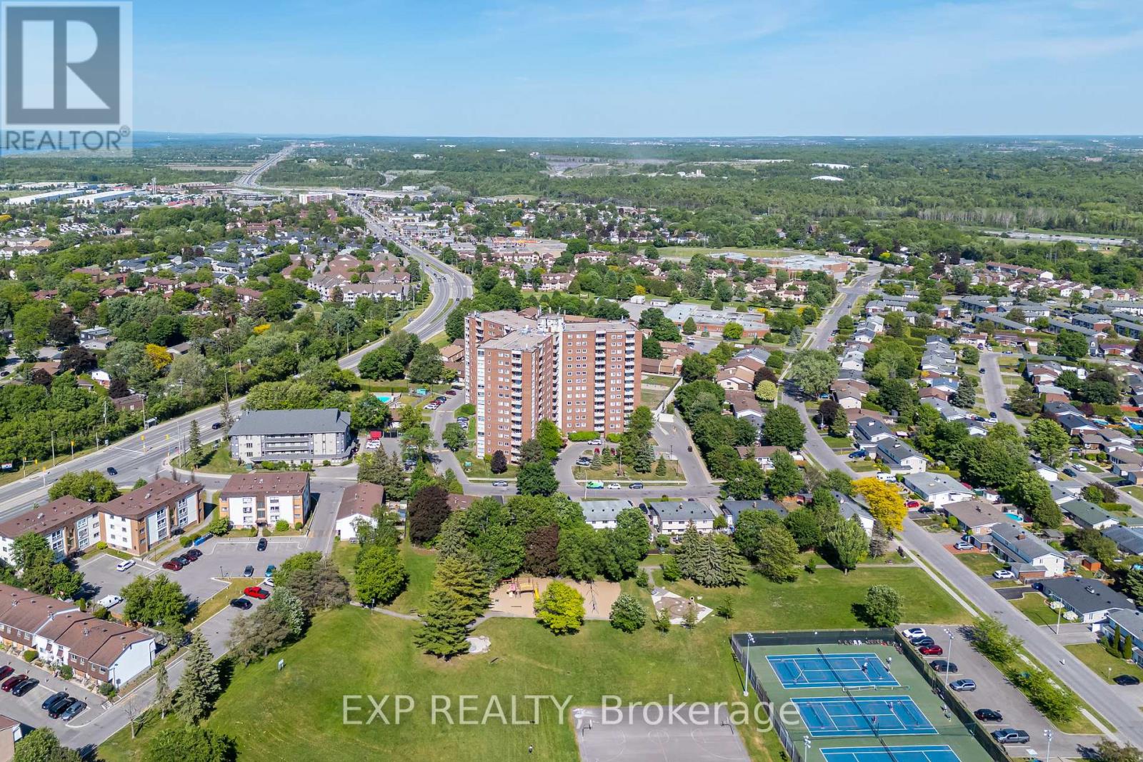#203 915 ELMSMERE ROAD - 35