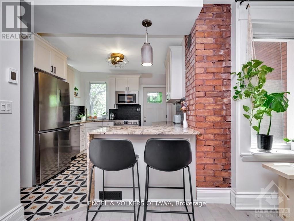 2 Bed, 1 Bath House for Rent in Ottawa – 187 IVY CRESCENT, Ottawa – MLS# X13517624 - Image 9