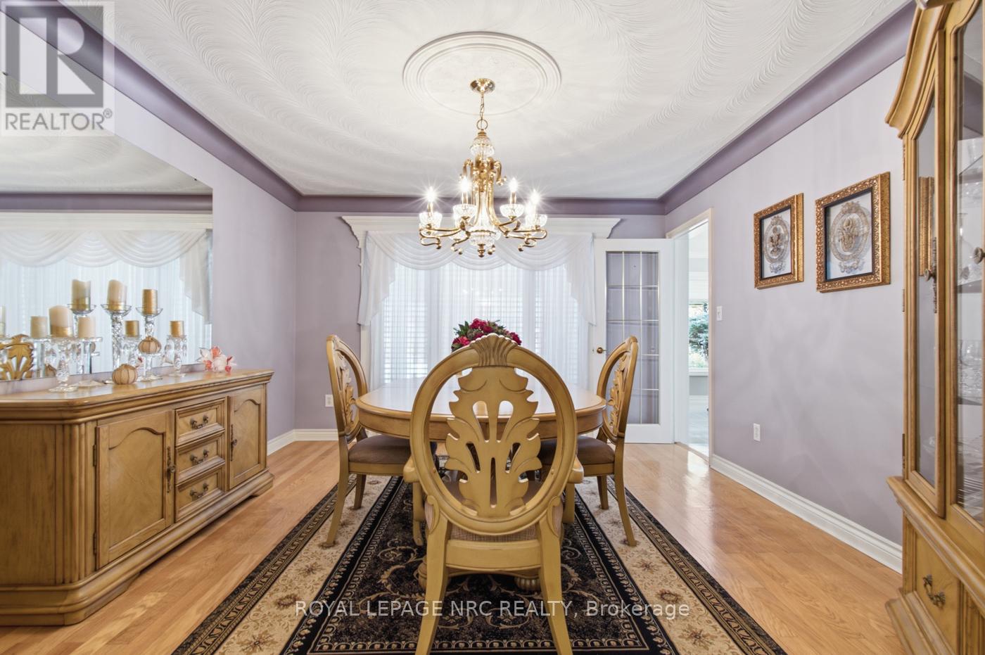 4 GREENVALE COURT - 13