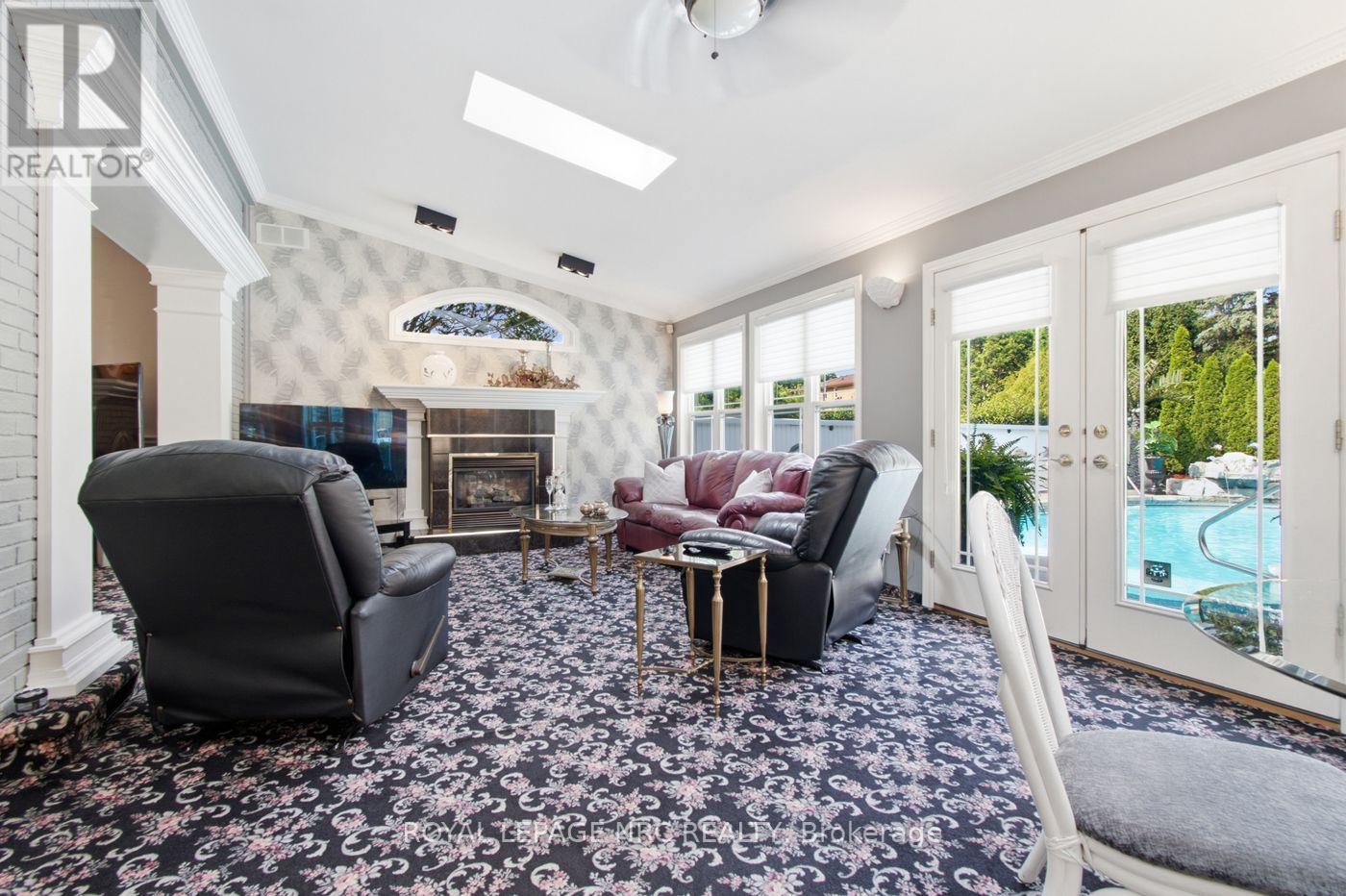 4 GREENVALE COURT - 14