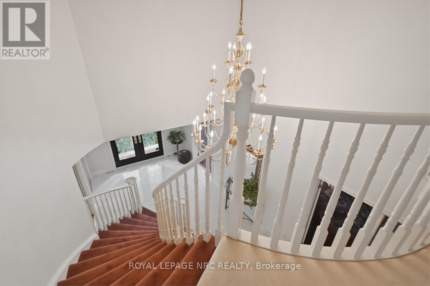 4 GREENVALE COURT - 18