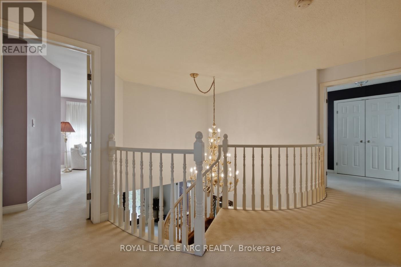 4 GREENVALE COURT - 19