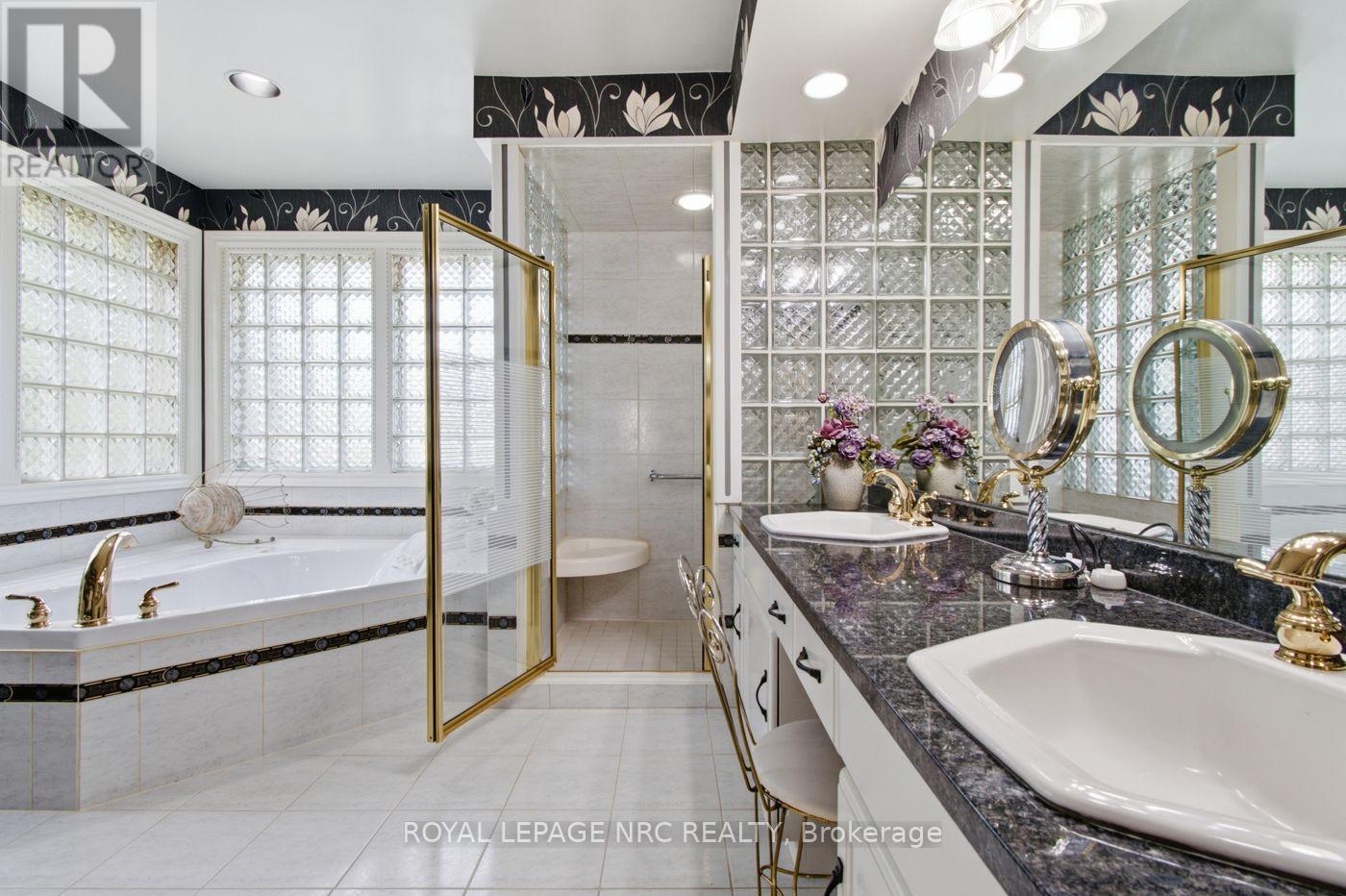 4 GREENVALE COURT - 23