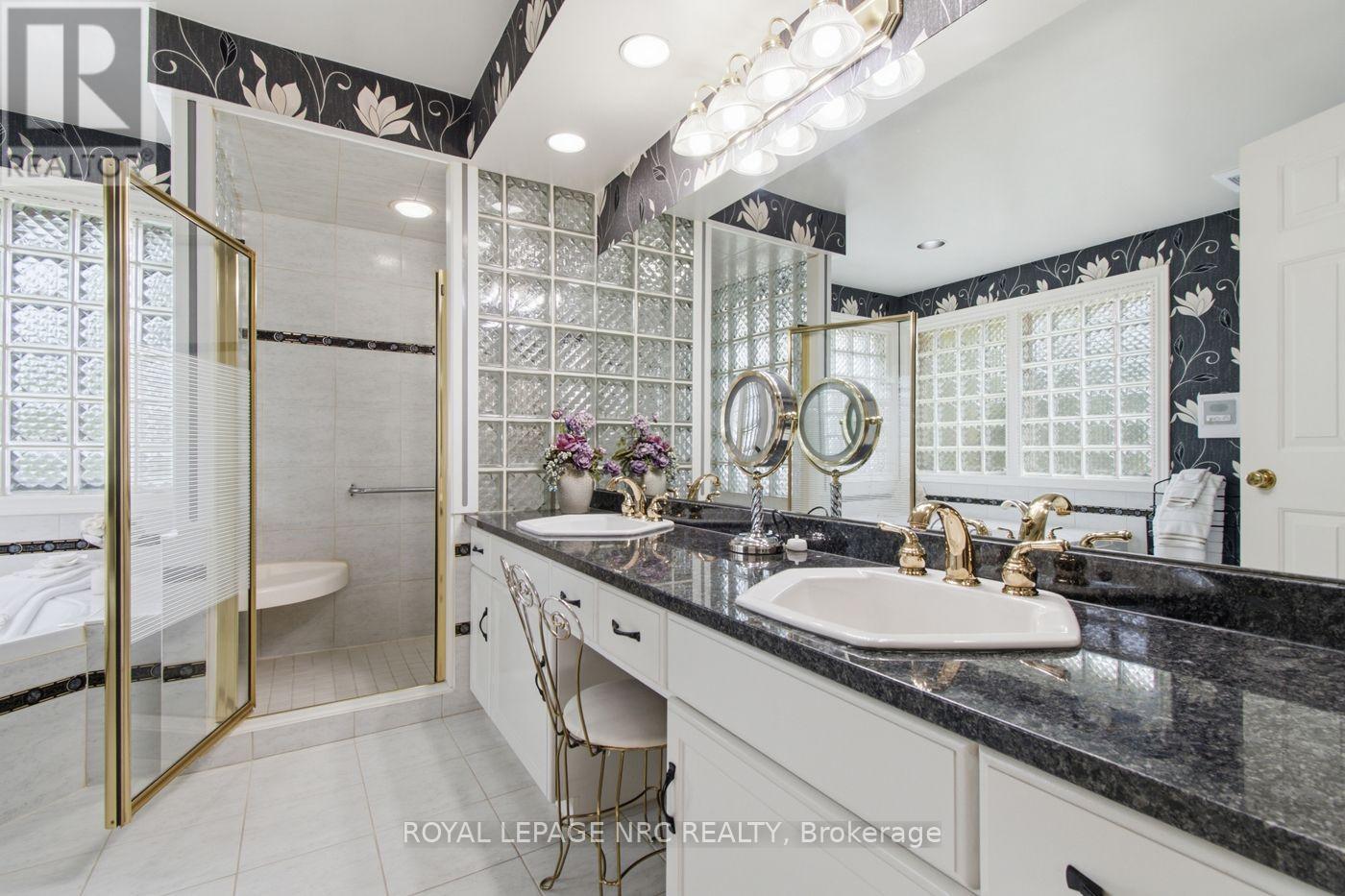 4 GREENVALE COURT - 24