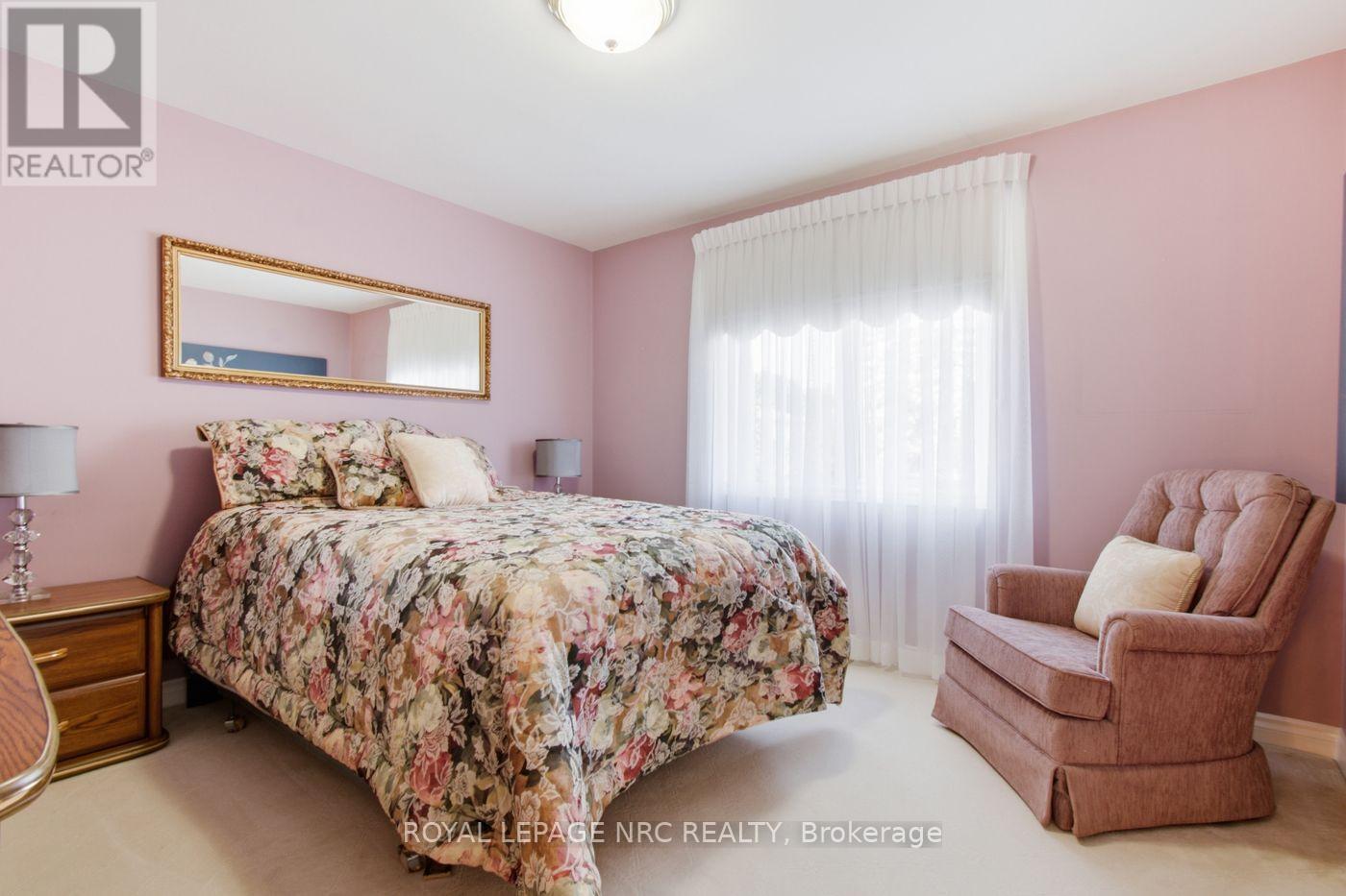 4 GREENVALE COURT - 25
