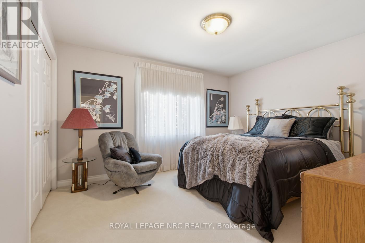 4 GREENVALE COURT - 26
