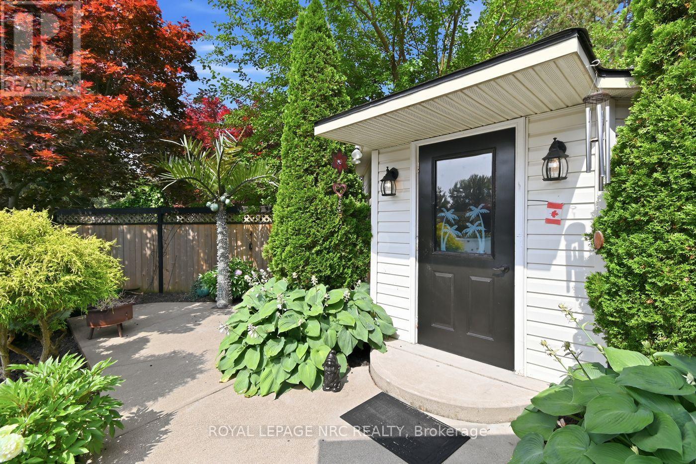 4 GREENVALE COURT - 37