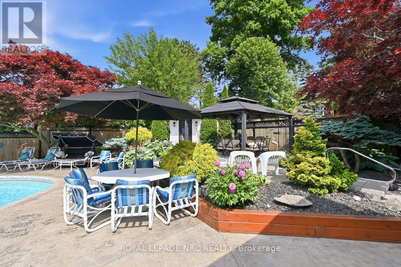 4 GREENVALE COURT - 41