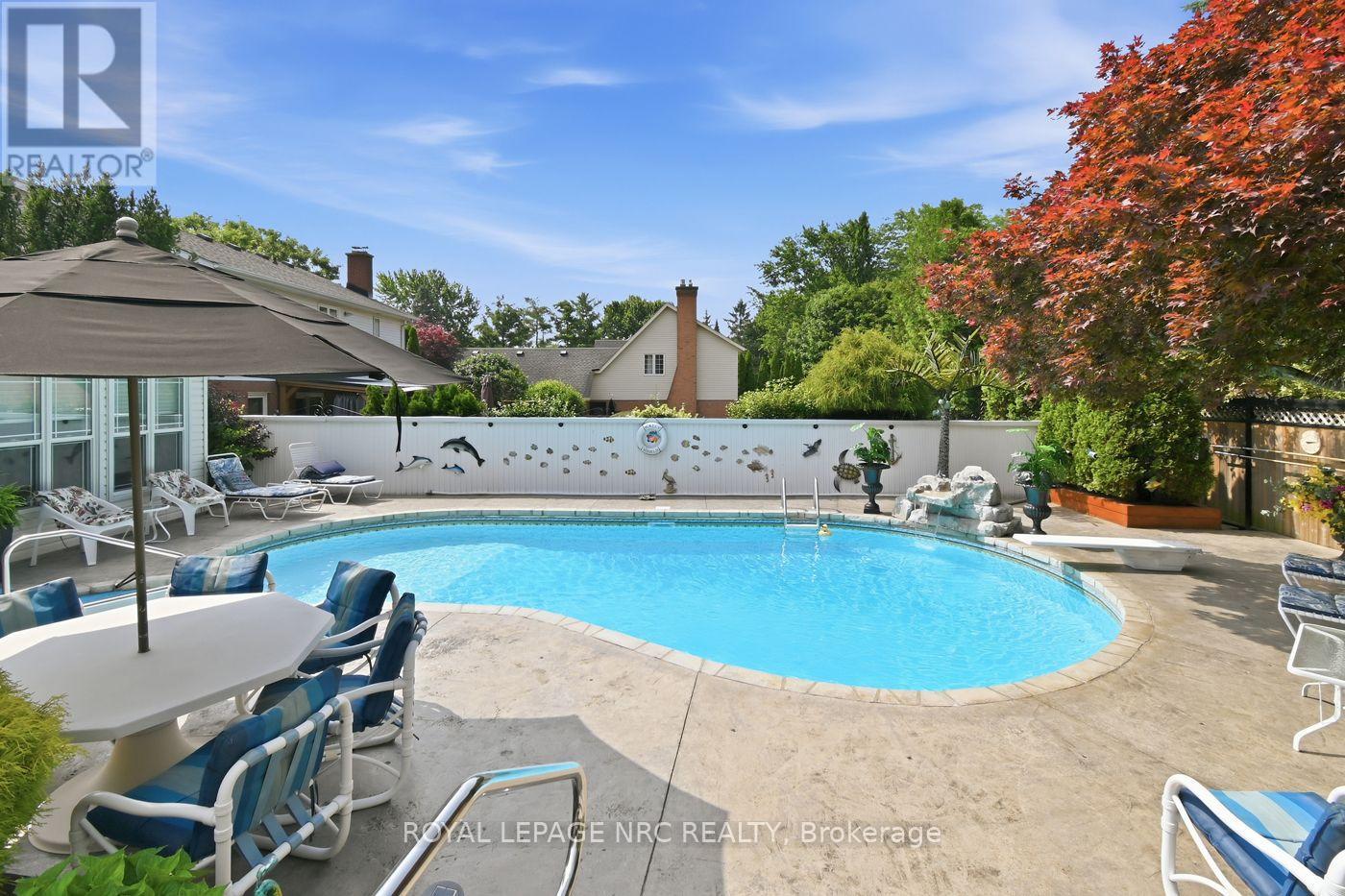 4 GREENVALE COURT - 43
