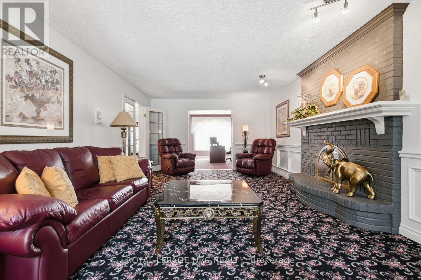 4 GREENVALE COURT - 7