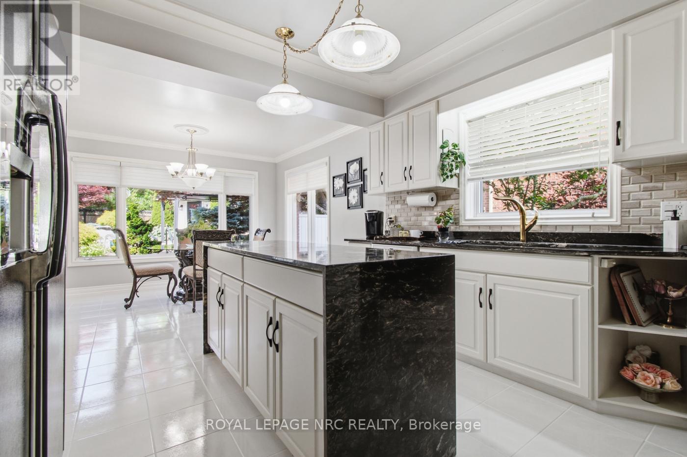 4 GREENVALE COURT - 9