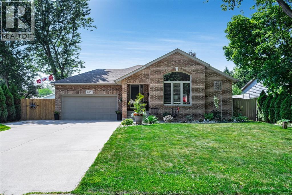 895 Malott AVENUE - 1