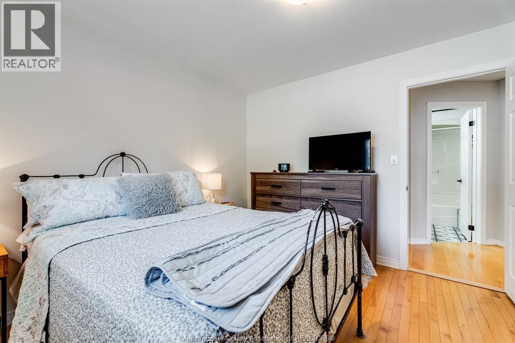 895 Malott AVENUE - 23