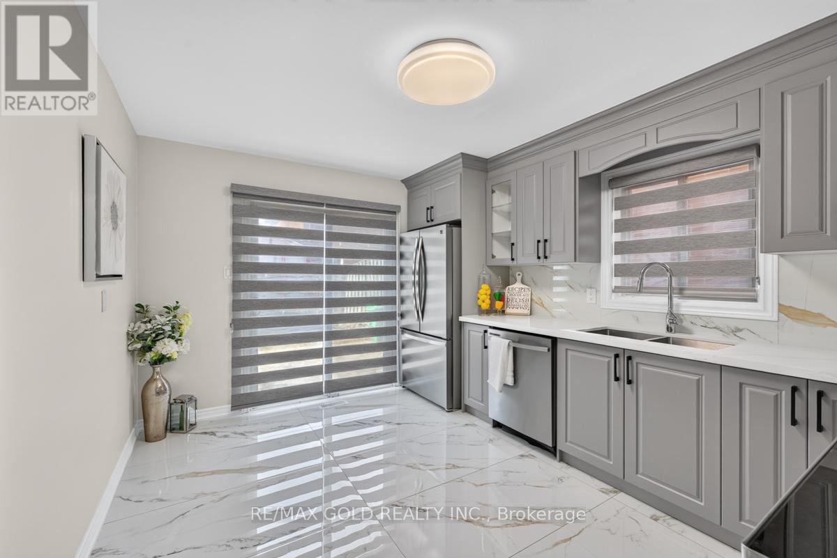 43 ALABASTER DRIVE - 18