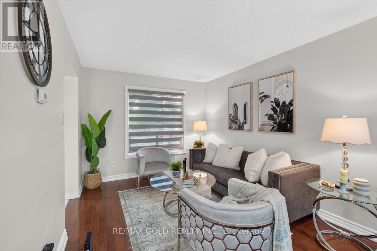 43 ALABASTER DRIVE - 15