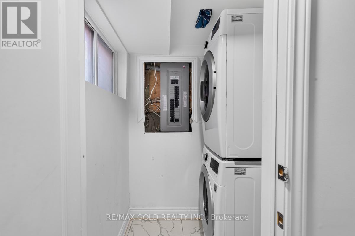 43 ALABASTER DRIVE - 32