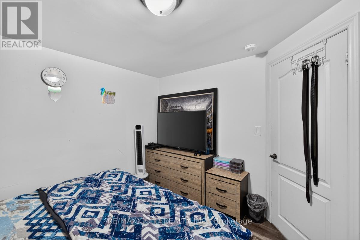 43 ALABASTER DRIVE - 36